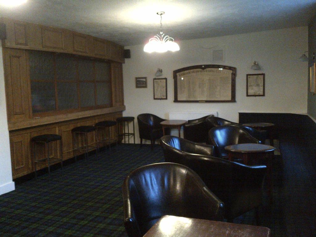Crown Hotel Langholm Esterno foto